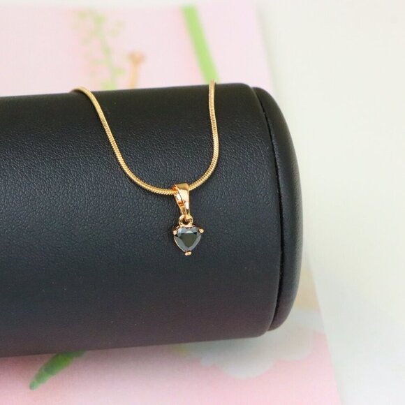 "Mini Heart-Shaped Black Pendant in Gold Plated Brass, XPPT1303 - Picture 9 of 13
